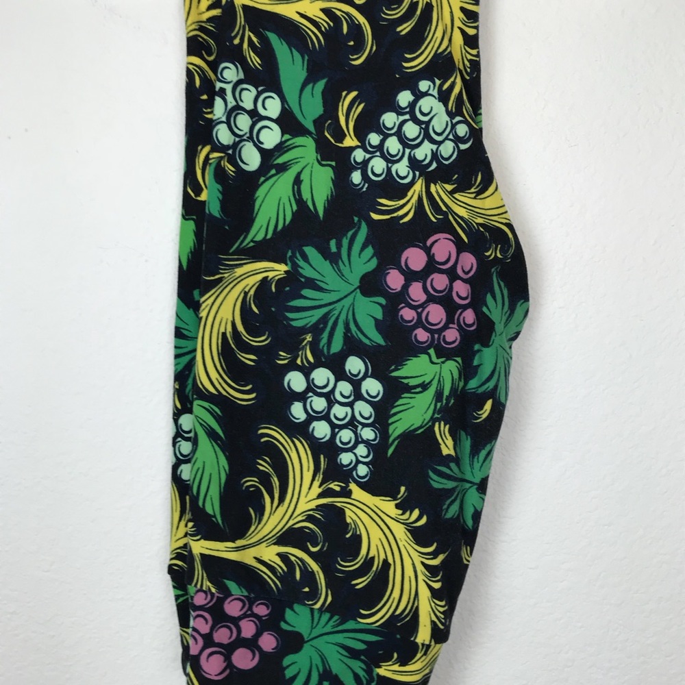 Lularoe OS grape leggings